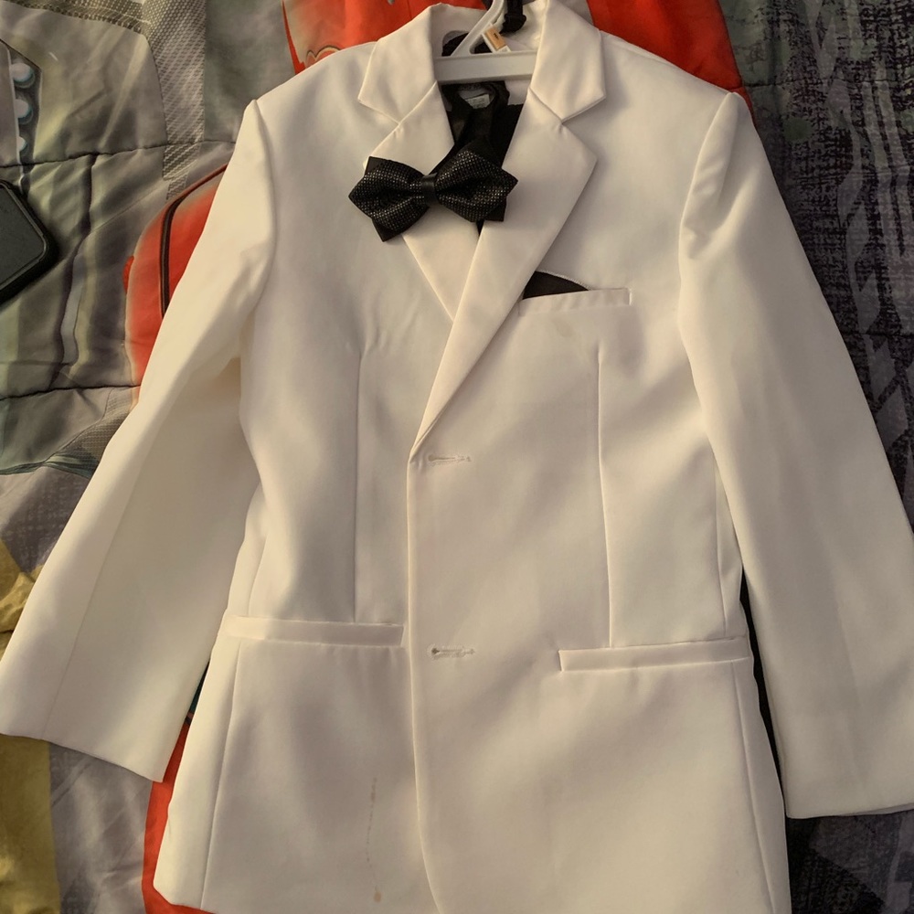 Kids Tuxedo. 6 Pieces.